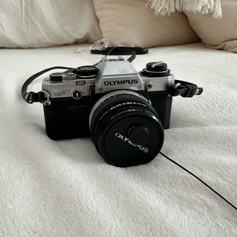 OLYMPUS OM10 FILM CAMERA